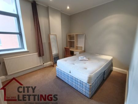 2 Bedroom Apartment - Photo 2