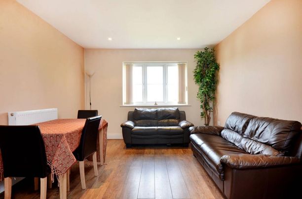 2 bedroom flat to rent - Photo 1