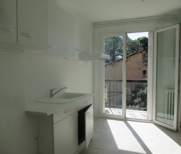 Location Appartement 2 pièces 63m² - Photo 1