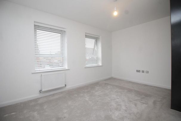 4 bedroom townhouse to rent - Photo 1