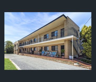 Coastal Convenience in the Heart of Bilinga - Photo 3