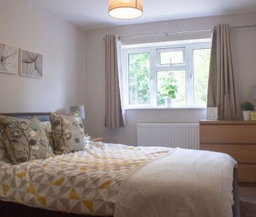 Worcester Close - Photo 1