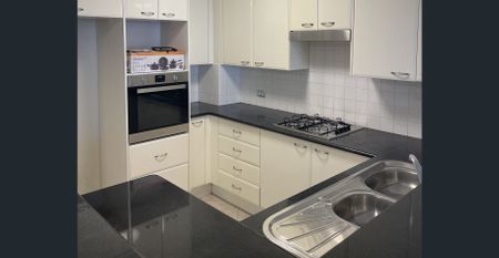 Sun-Filled Two-Bedroom Apartment with Large Balcony - Photo 4