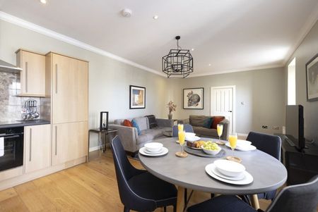 High Street - Photo 4