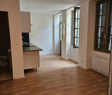 Studio meublé avec cuisine équipée et balcon - Photo 1