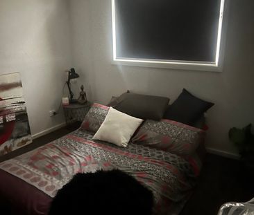 Cobblebank - Photo 2