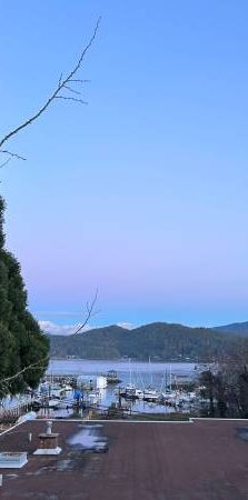 Bright, Modern One-Bedroom in Lower Gibsons - Photo 1