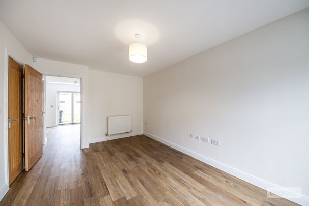 Tatterpool Close, Solihull, Shirley - Photo 1