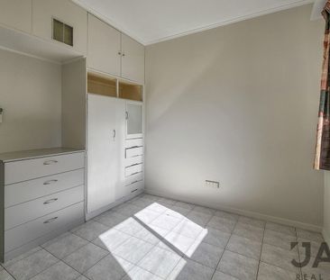 2/19 Deighton Street - Photo 3