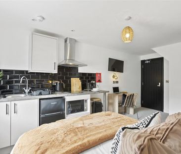 Studio to rent - Photo 2