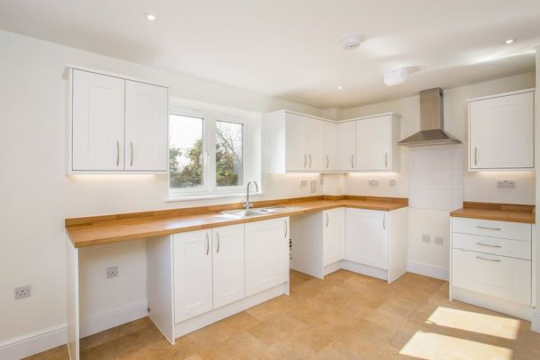 3 bedroom detached house to rent - Photo 1