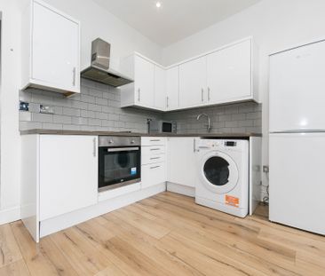 Flat 5, 27 Richmond Road, Headingley, Leeds - Photo 6