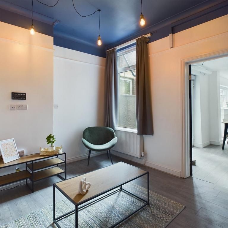 4 bedroom house to rent - Photo 1