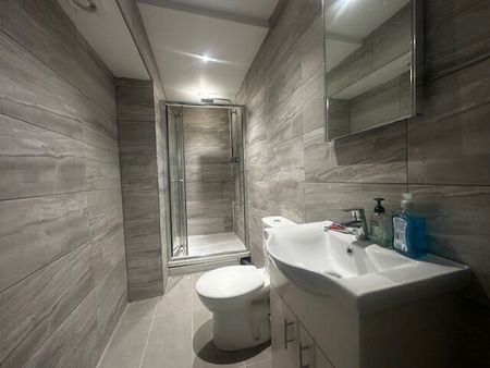 Station Bridge - Photo 5