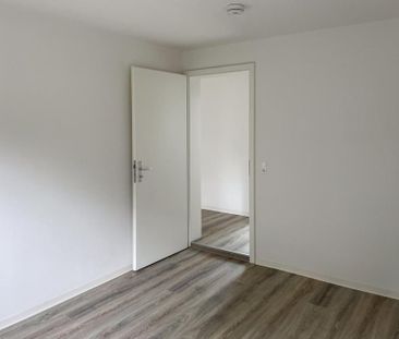 Helle 3-Zimmer-Dachgeschosswohnung mit Sichtbalken in Chemnitz-Hilb... - Foto 1