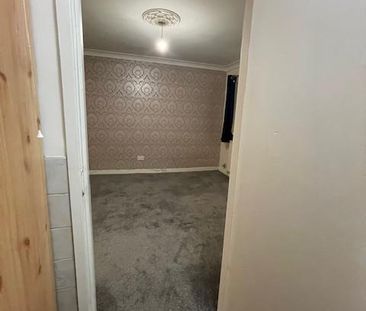 4 bedroom detached house to rent - Photo 5