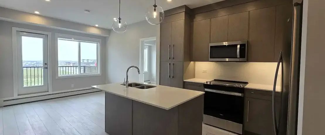 2 Bed, 2 Bath Plus Den + Underground Parking + Locker | Calgary - Photo 1