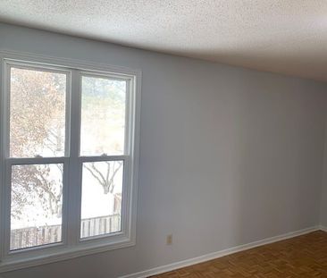 For Lease - 14 LARKSHIRE Lane Unit# E, Barrhaven, Ontario - Photo 1