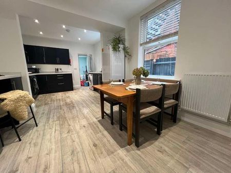 Holland Road Felixstowe, IP11 - Photo 3