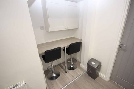 Room , Gorton Road - Photo 3