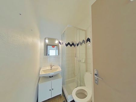 Location Appartement 2 pièces 36m² ROMANS SUR ISERE 26100 - Photo 2