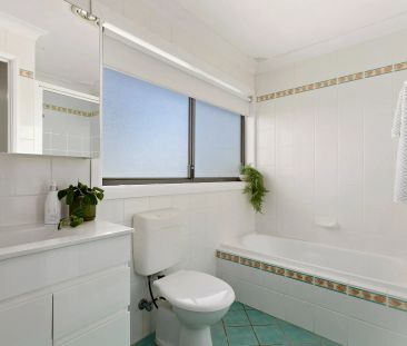 Peaceful Family Retreat with Stunning Views! - Photo 5