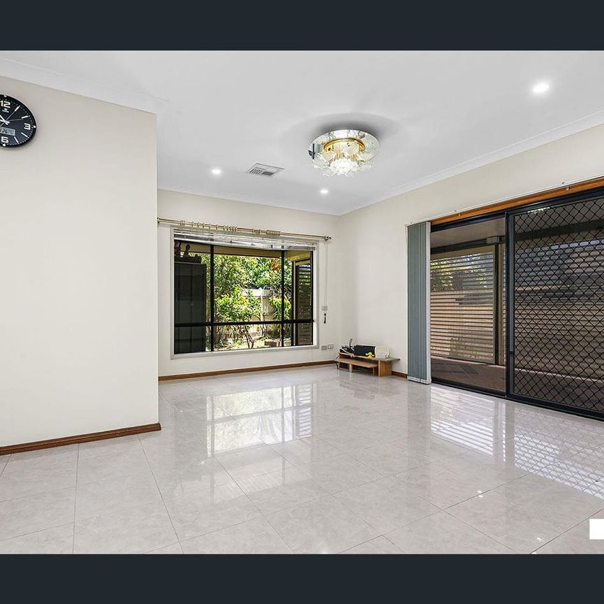 Contemporary Modern Home with quality fixtures and fittings in a convenient location. - Photo 1