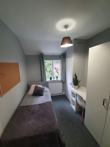 4 Bed Terraced House, Mafeking Road, BN2 - Photo 2