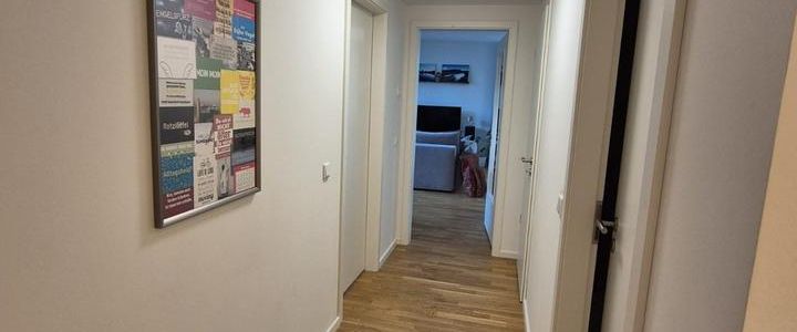 Schöne, moderne, voll möblierte 2-Zi Wohnung zur Untermiete - Photo 1