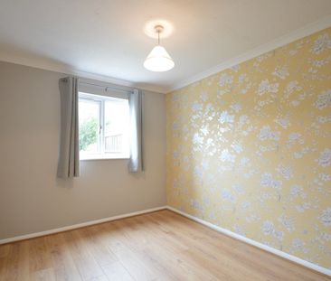 Shaw Drive, WALTON-ON-THAMES, KT12 - Photo 2