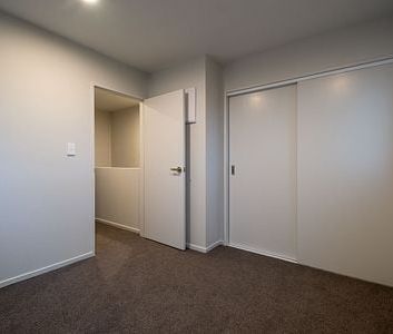 Modern 2BR Townhouse in Mangere East! - Photo 2