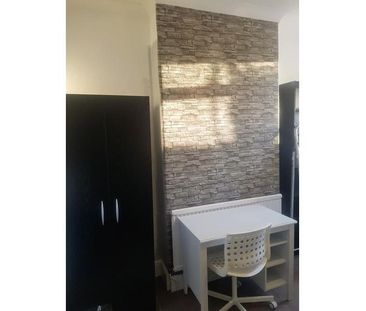 5 bedroom terraced house to rent - Photo 3