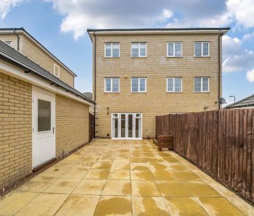 4 bedroom townhouse to rent - Photo 1