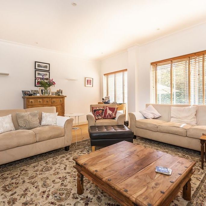 5 bedroom detached house to rent - Photo 1