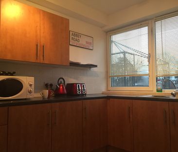 Pylewell Rd Endeavour Suite - Photo 2