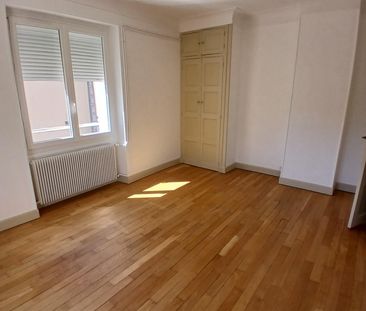 Location Appartement 3 pièces 81m² LE CREUSOT 71200 - Photo 3