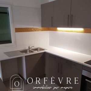 Maison a louer - 3 chambres - Garage & jardin, - Photo 2