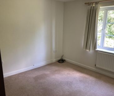 3 bedroom end of terrace house to rent - Photo 4