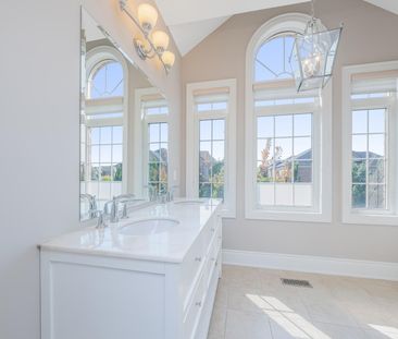 For Lease - 10 Orleans Circle, Vaughan, Ontario - Photo 3