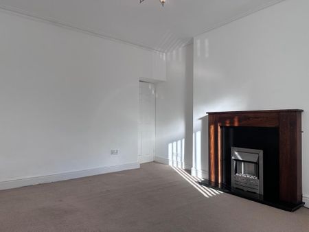 2 bedroom semi-detached house to rent - Photo 2