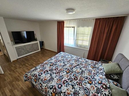 Grosszügige, helle 4.5 Zimmer Wohnung mit Balkon - Photo 4