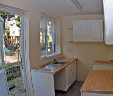 Goresbrook Road, Dagenham, RM9 - Photo 5