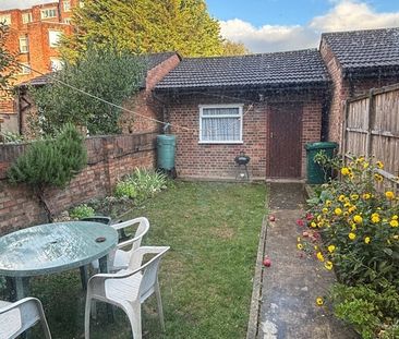 Room in a Shared House, Quemerford, N7 - Photo 4