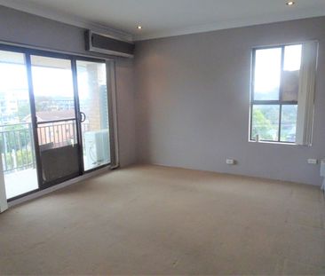 TWO BEDROOM TOP FLOOR APARTMENT - Photo 6