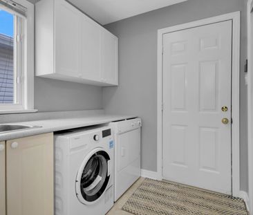 For Lease - 63 Newborough Crescent, Barrhaven, Ontario - Photo 3