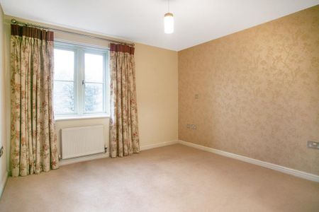 2 bedroom ground floor flat to rent - Photo 3