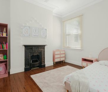 Luxuriously Elegant Victorian Terrace - Photo 4