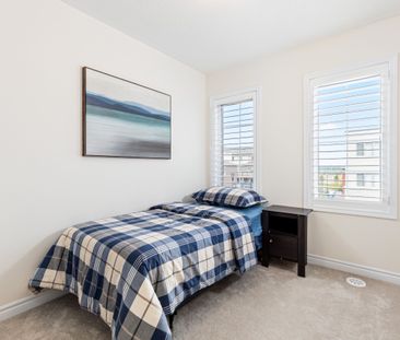 For Lease - 2493 Fall Harvest Crescent, Pickering, Ontario - Photo 4