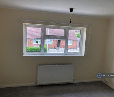 3 bedroom semi-detached house to rent - Photo 2