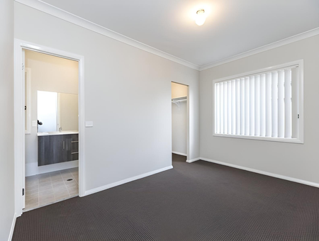 MODERN & LOW MAINTENANCE - Photo 3